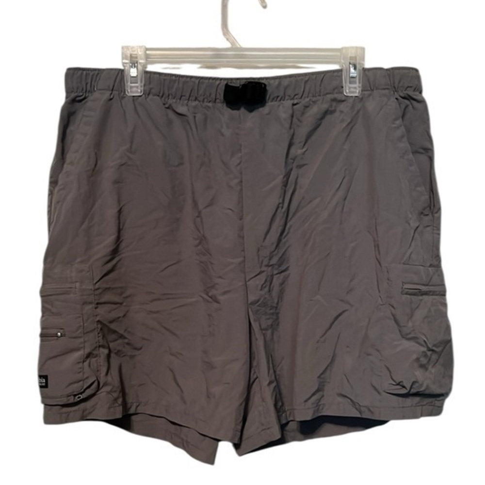 Columbia Green Cargo Shorts Lightweight and Relaxed men’s size XL